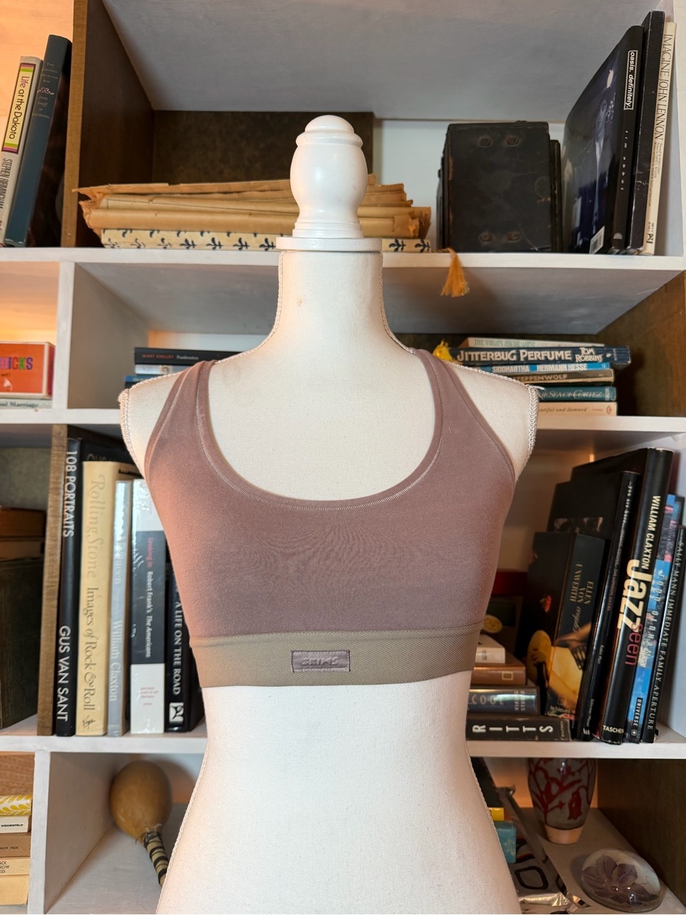 Seamless Scoop Neck Sports Bra in Mauve and Taupe